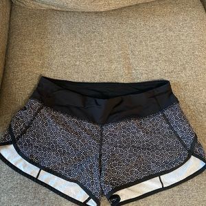 Lulu🍋 2.5 CUTE black/white shorts
